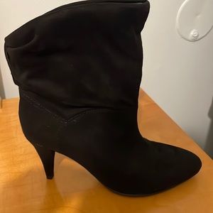 Unisa ankle bootie’s! Black suede with a three inch heel. Worn once or twice.